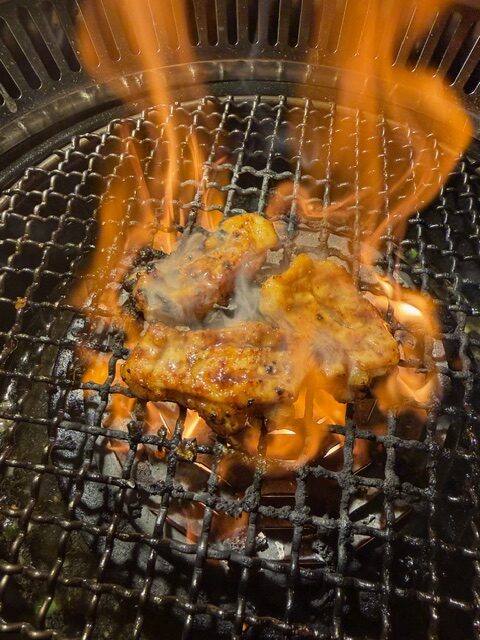 画像：こだわりのホルモン　＊画像は自慢のホルモン味噌！秘伝のみそとホルモンのバランスが最高です。